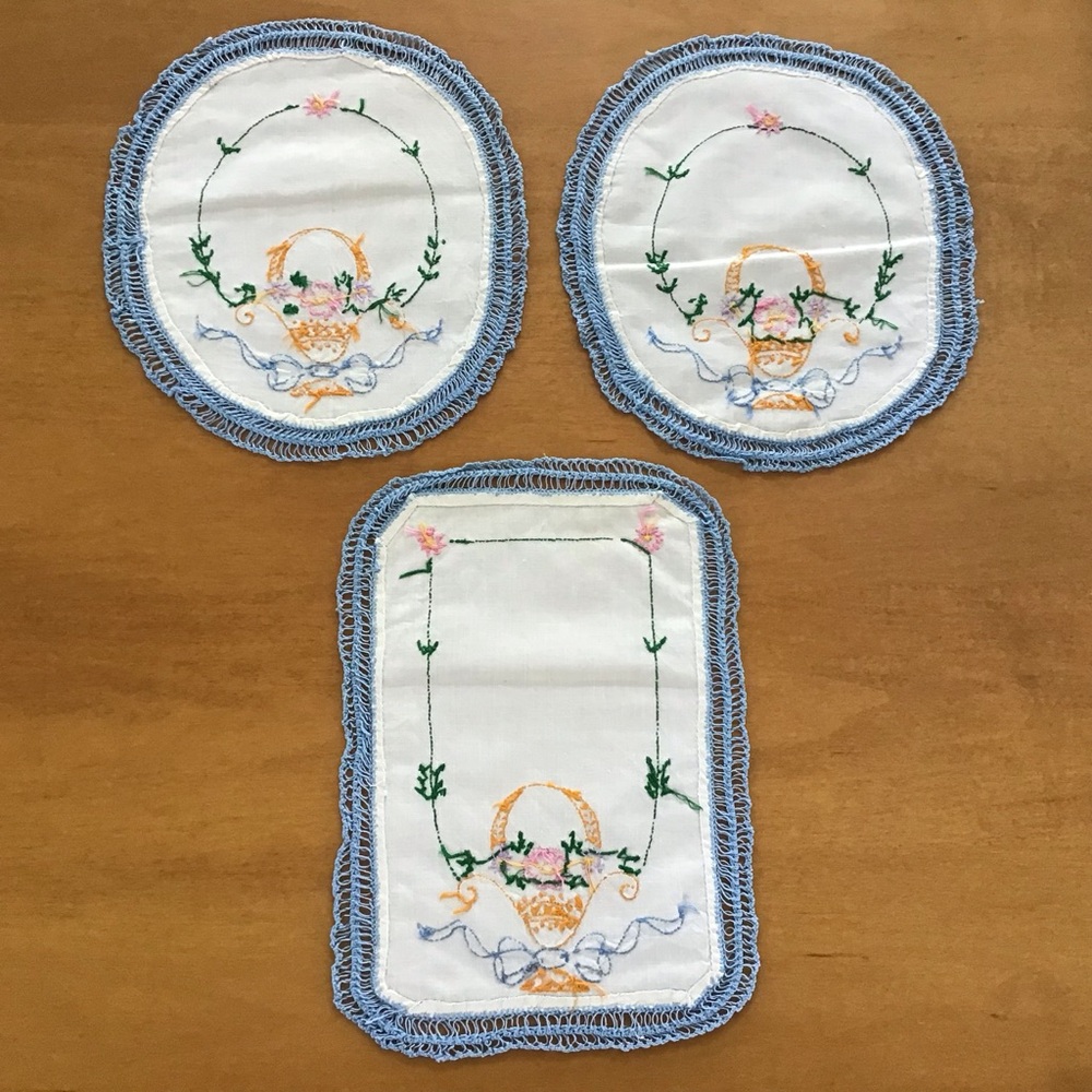 Vintage Embroidered Linen Doilies with Blue Crochet Trim (Set of 3) - Picture 4 of 4